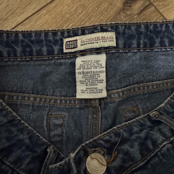 Y2K Faded Glory Embroidered Denim Women's Shorts Size 10 Missy - Picture 2 of 6